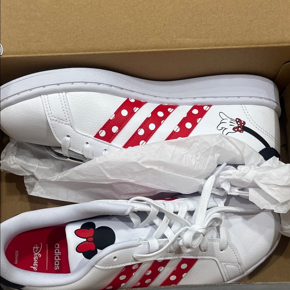 adidas Shoes - Adidas women’s Minnie Disney Shoes